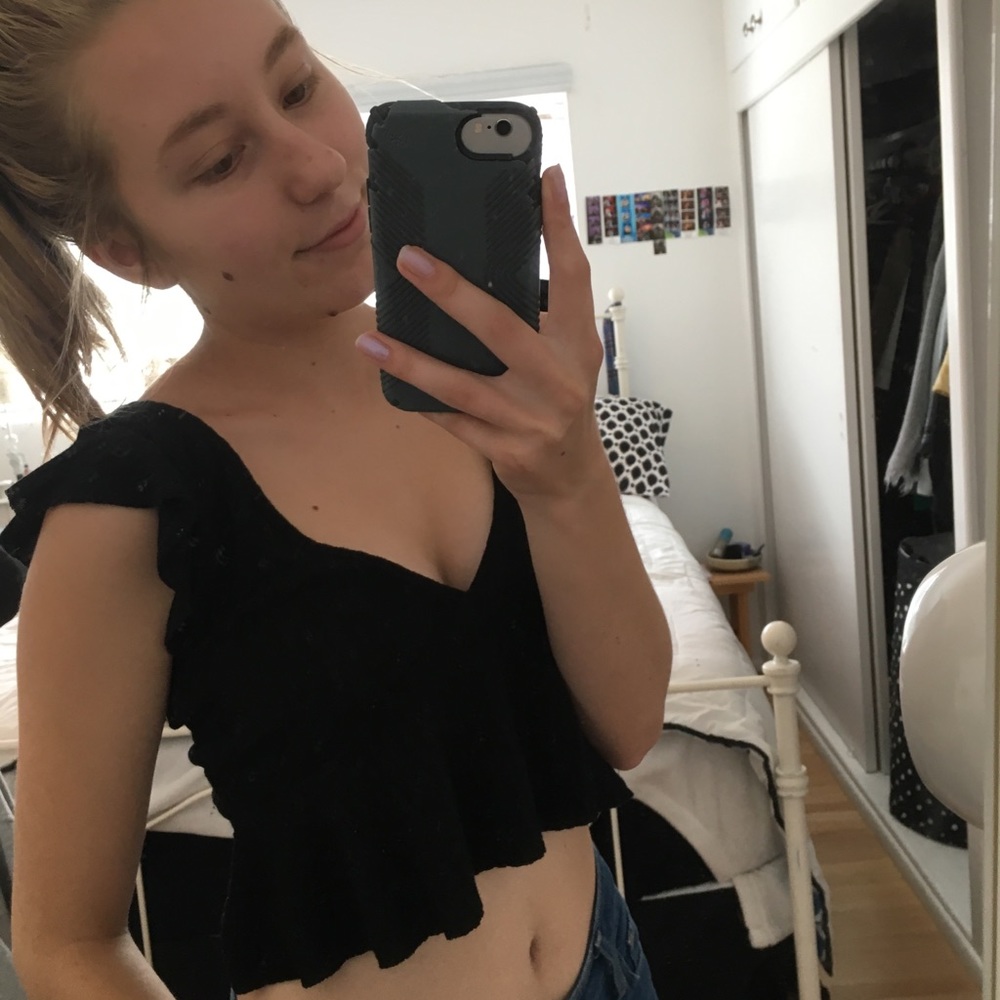 Forever 21 black little blouse 🖤